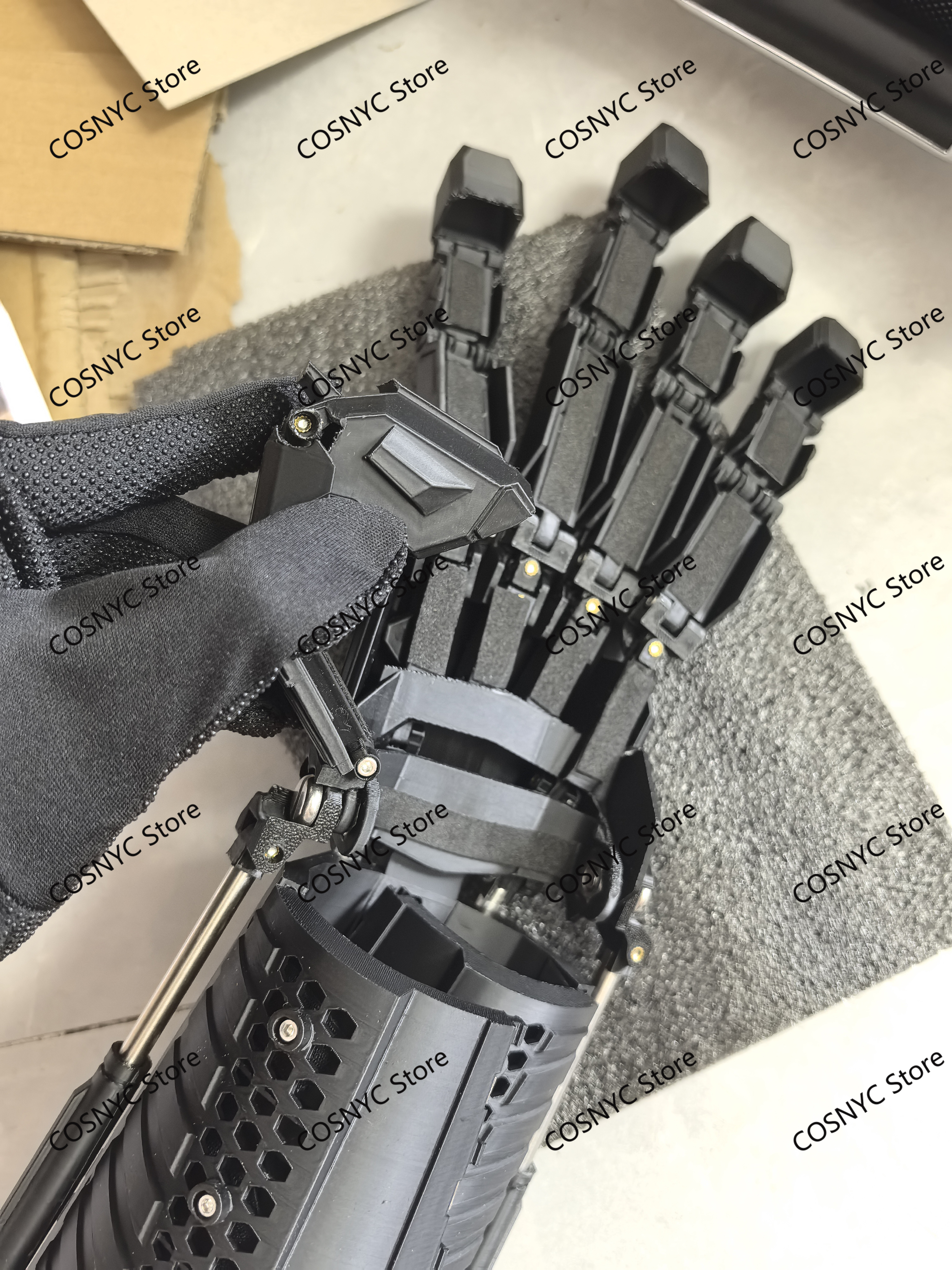 Sarung Tangan Mesin yang Dapat - Cosplay Prop 3D Print ulasan dan harga